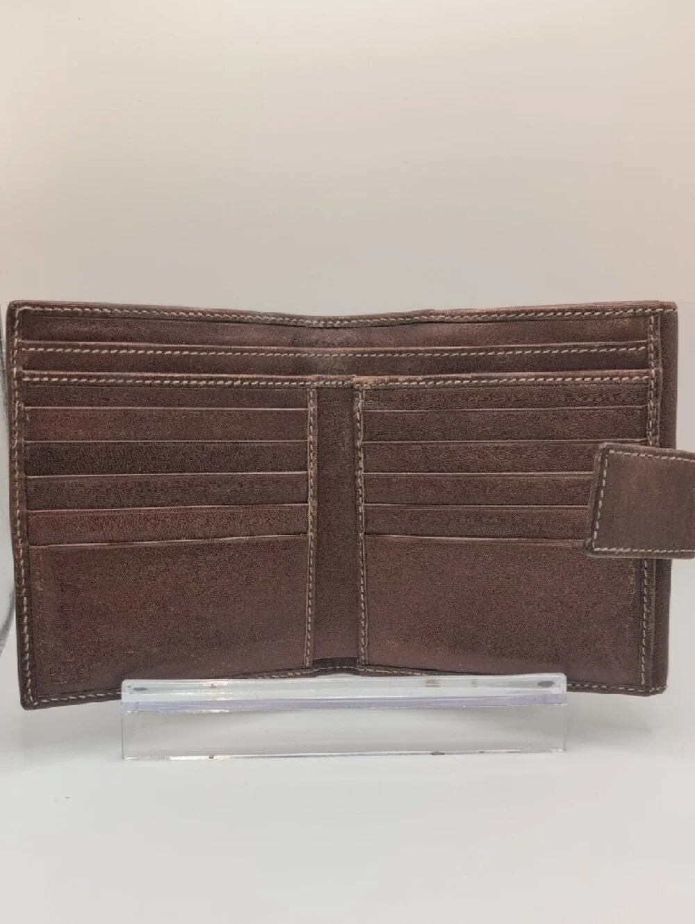 Gucci GG Canvas Bow-Front Wallet - Picture 3 of 5